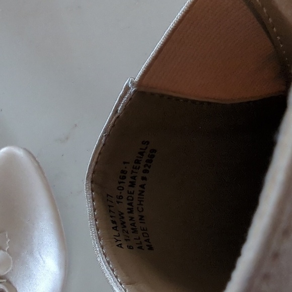 Comfortview Women's Wide Width The Ayla Mule Metallic Gold - Picture 5 of 6